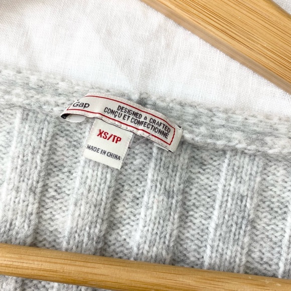 Gap Wool Blend Loose Fit Cozy V-Neck Sweater - Picture 6 of 10